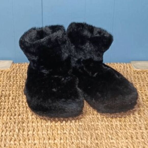 Black Faux Fur Massage Boots Relaxation Spa Booties Large 9-11 - Picture 1 of 9